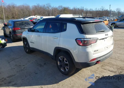 2018 Jeep Compass Trailhawk 4X4 from USA, damaged, VIN 3C4NJDDB9JT465595